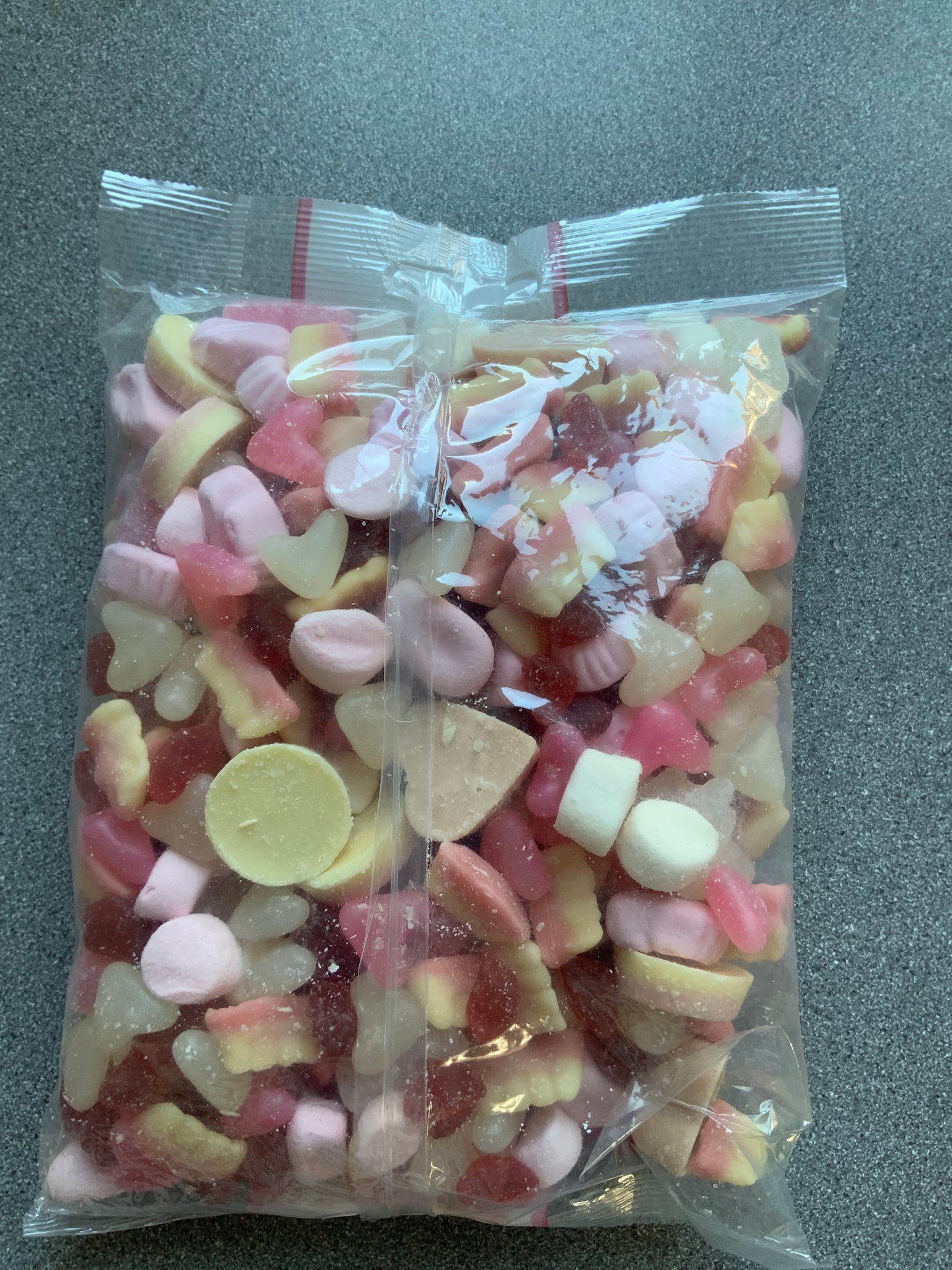 1 kg pink mix sweets